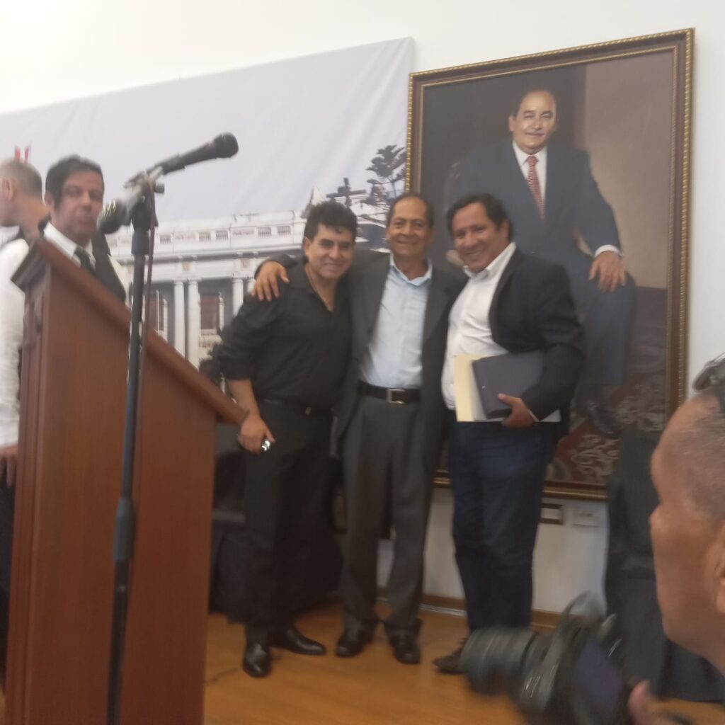 la fiesta del agua ArteRedPeruana Los Sin Agua Lima Peru 13