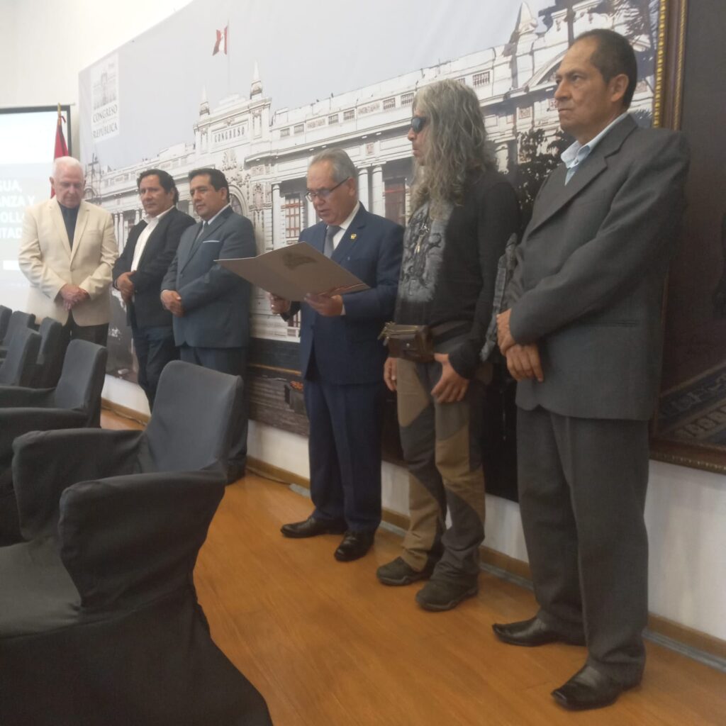 la fiesta del agua ArteRedPeruana Los Sin Agua Lima Peru 9